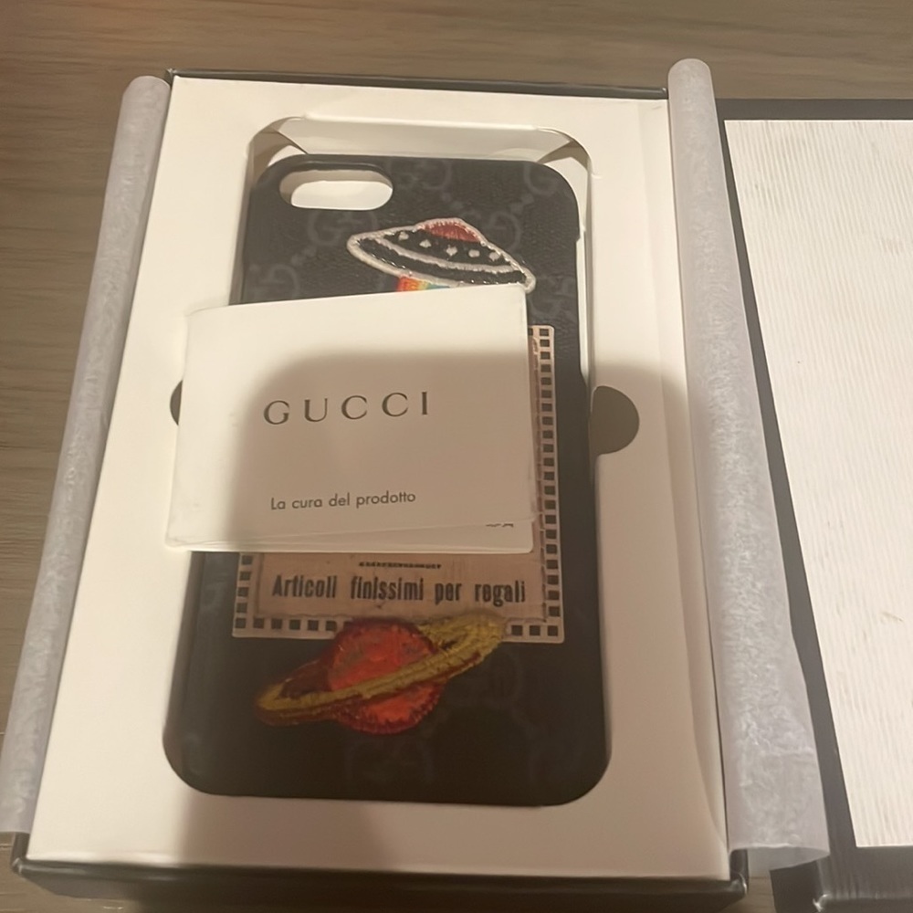 NIB AUTHENTIC GUCCI PHONE CASE​​​​​​ - Picture 8 of 8